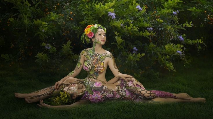 Vietnam lifts controversial nudity ban