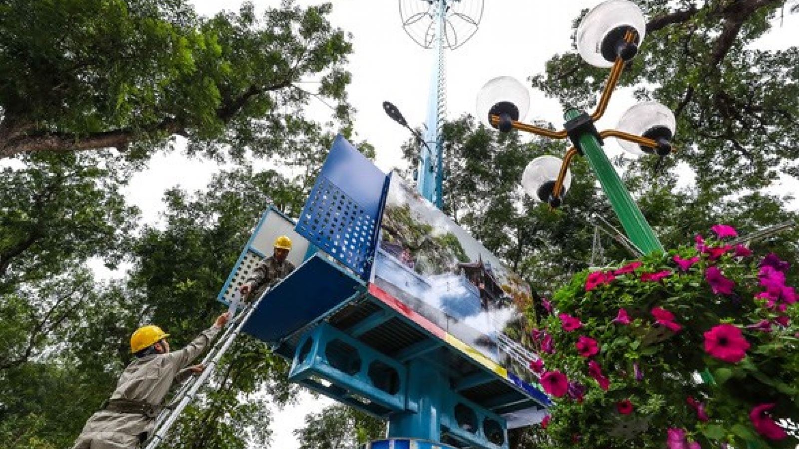 Three telecom providers licensed to trial 5G