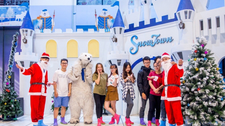 Experience a joyful Christmas atmosphere at Snow Town Saigon