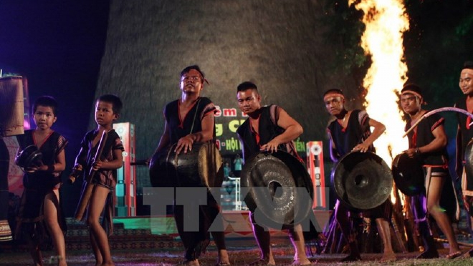 Gong culture exhibition opens in Dak Lak