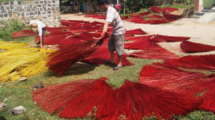 Discover Phu Yen's sedge mat craft village