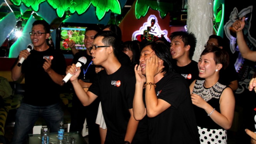 Vietnam’s health minister proposes liquor ban for karaoke bars