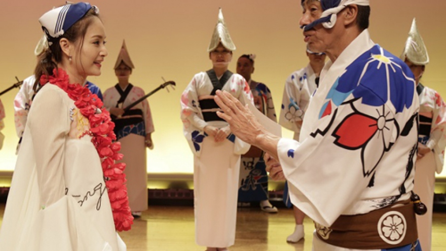 Actress Lan Phuong experiences country life in Japan