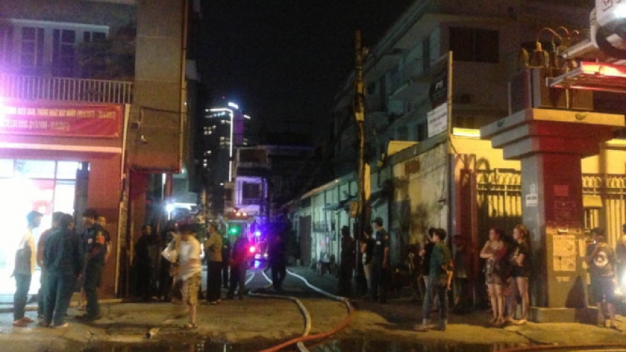 Cause of massive 7-alarm fire that destroys multiple homes unknown