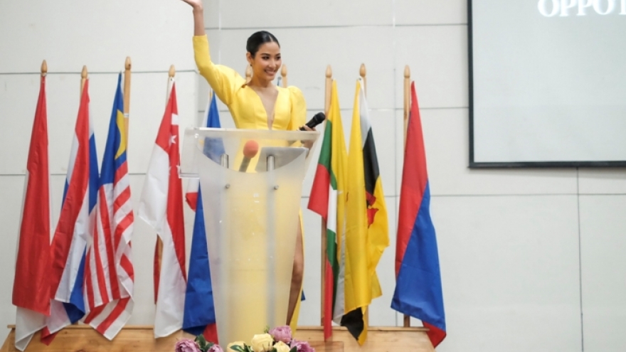 Hoang Thuy leaves impression at ASEAN Youth Engagement Summit 