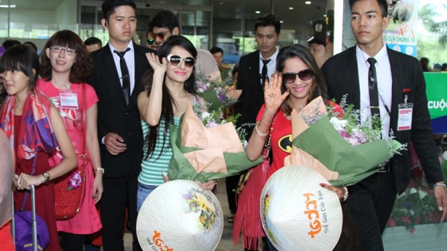 Famous Indian artists arrive in Vietnam