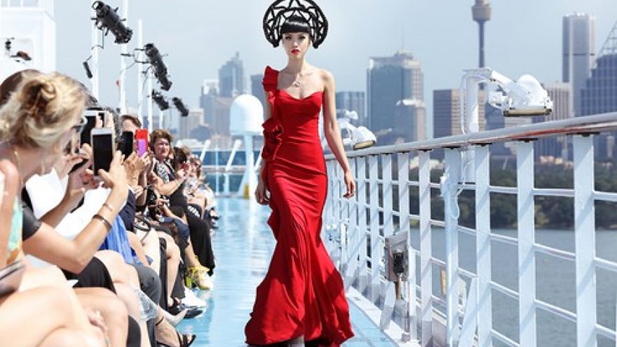 Minh Anh to host fashion show on Seine River