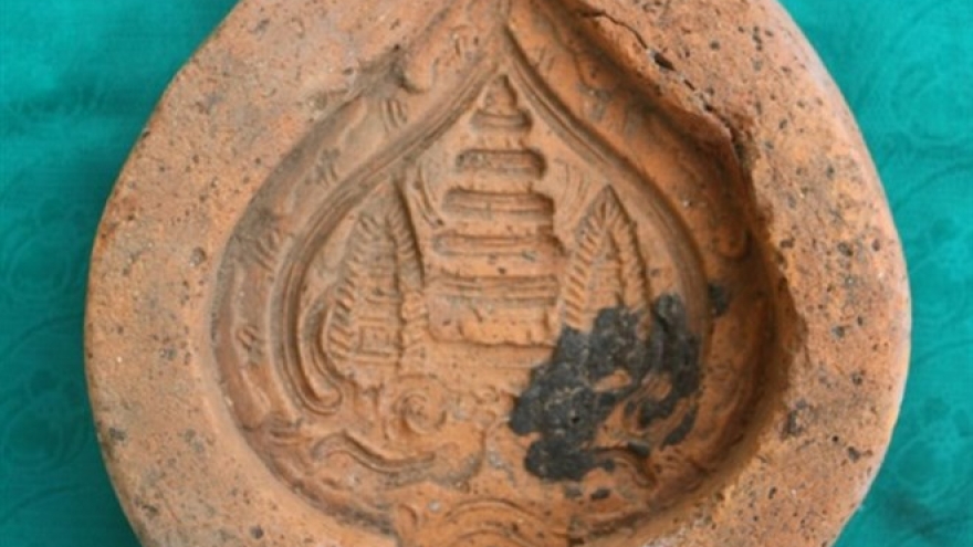 700-year-old clay mould unearthed in central province