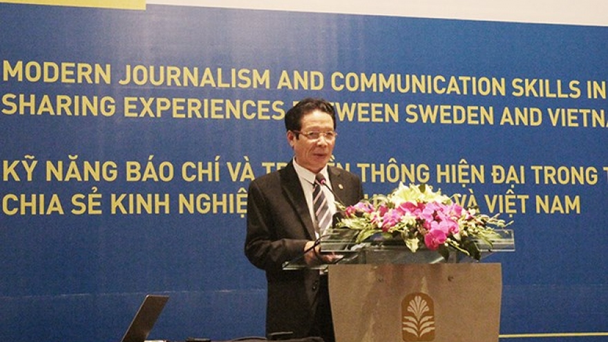 Vietnam, Sweden share modern journalism, communication skills