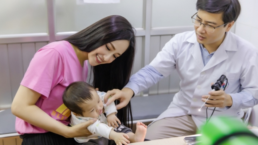Mai Phuong Thuy donates VND700 million to underprivileged children 