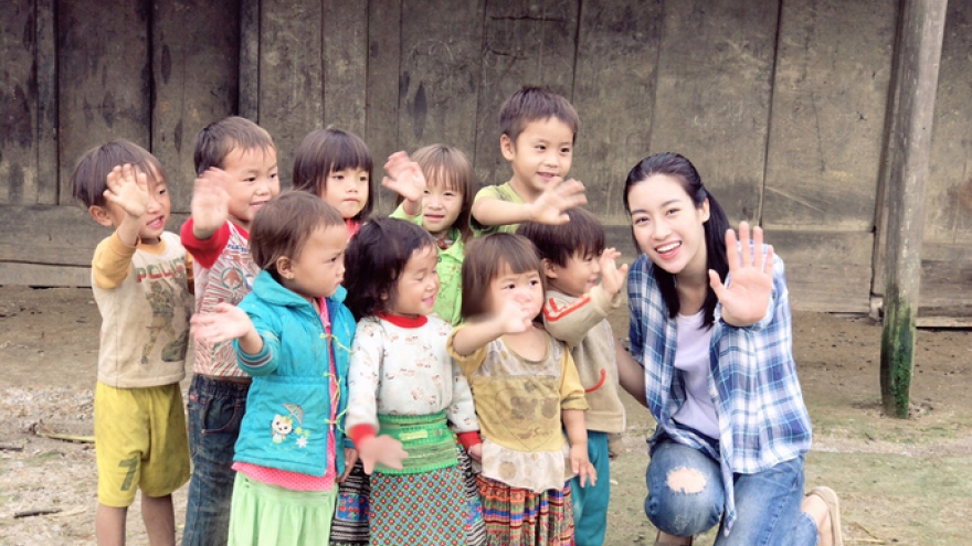 My Linh overcomes floods for Yen Bai charity project