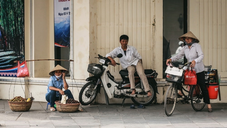 Street vendors in Hanoi