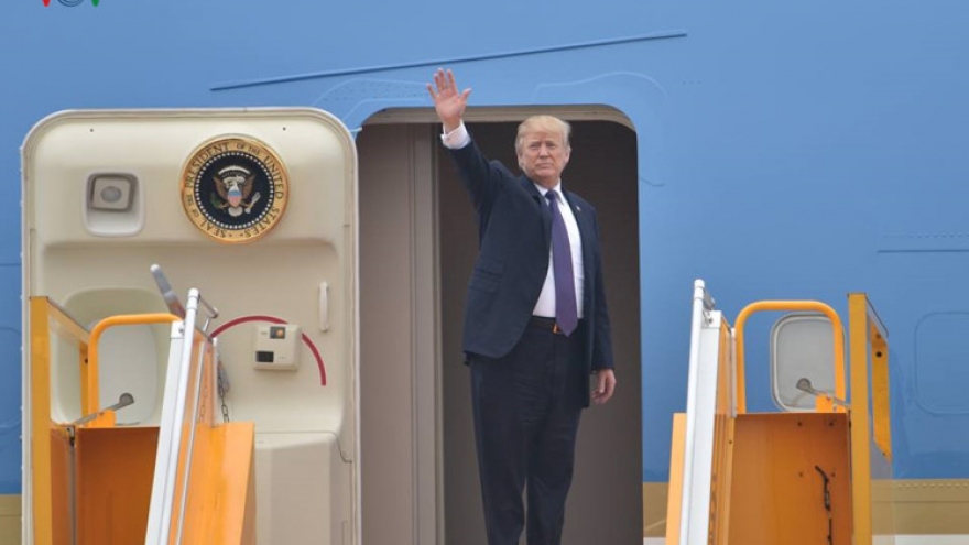 In pictures: US President leaves Hanoi, concluding Vietnam visit