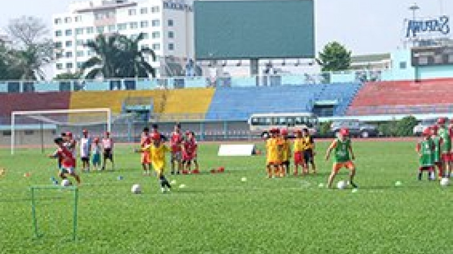 Toyota Vietnam starts football camp for kids in HCM City