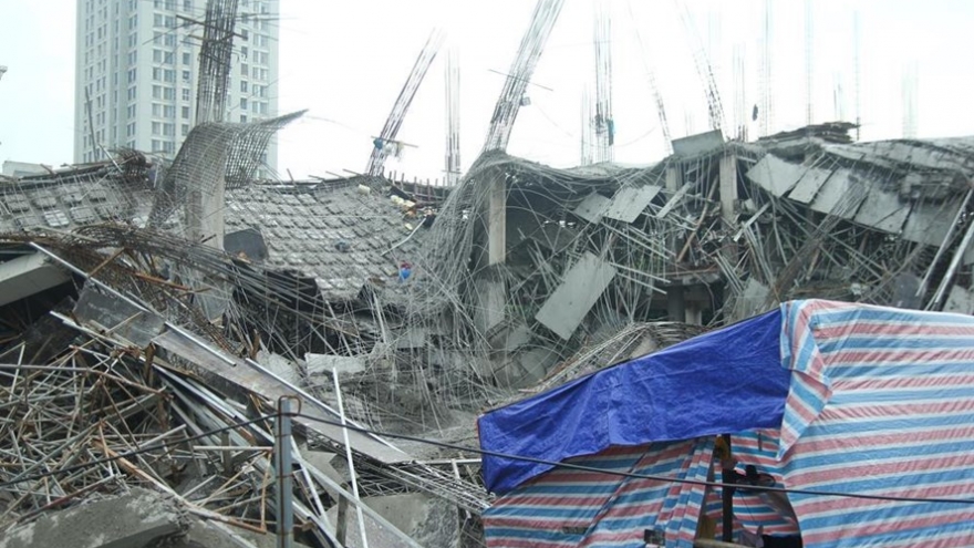 Hanoi kindergarten collapses during construction work