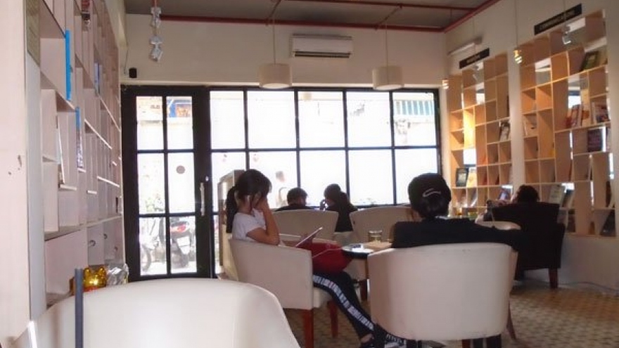 A café for book enthusiasts