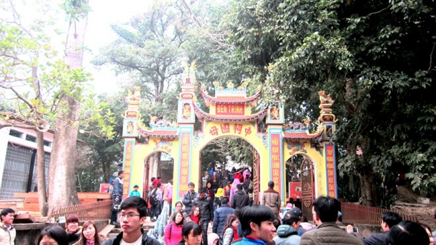 Tay Thien mountain – ideal place for Buddhist pilgrims in early spring 