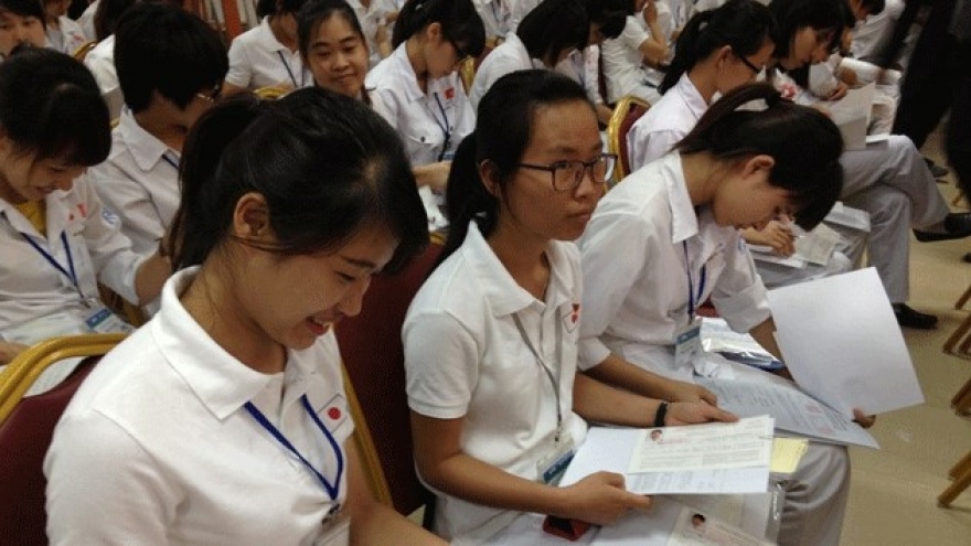 180 nurses depart for Japan to work