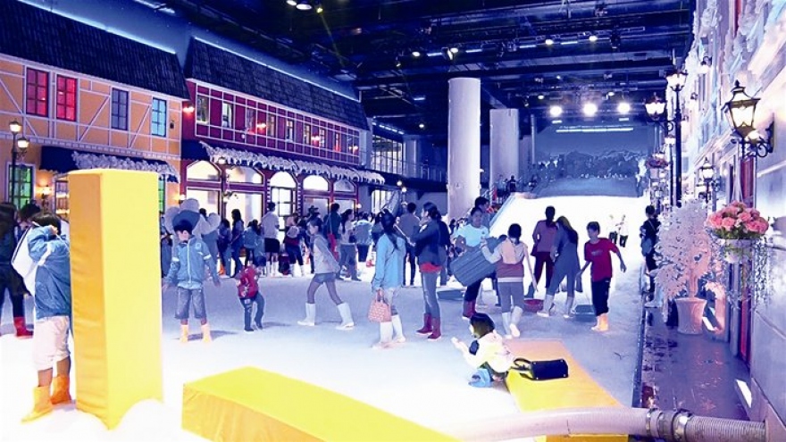 Snow Town – a new entertainment venue in HCM City