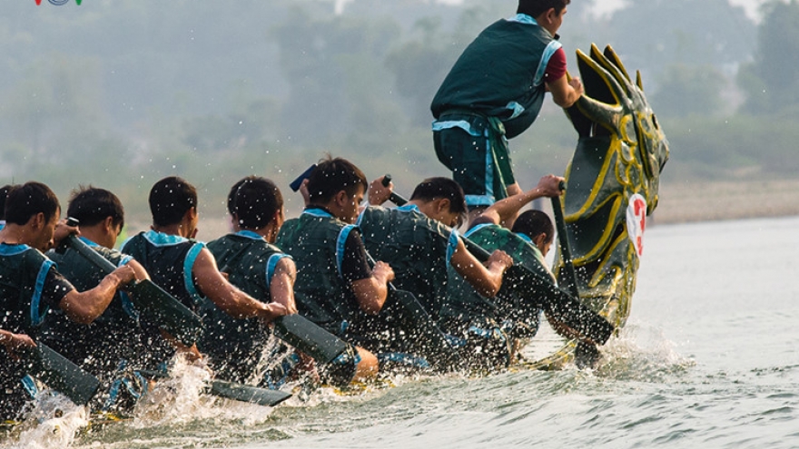 New Year boat racing in Tuyen Quang