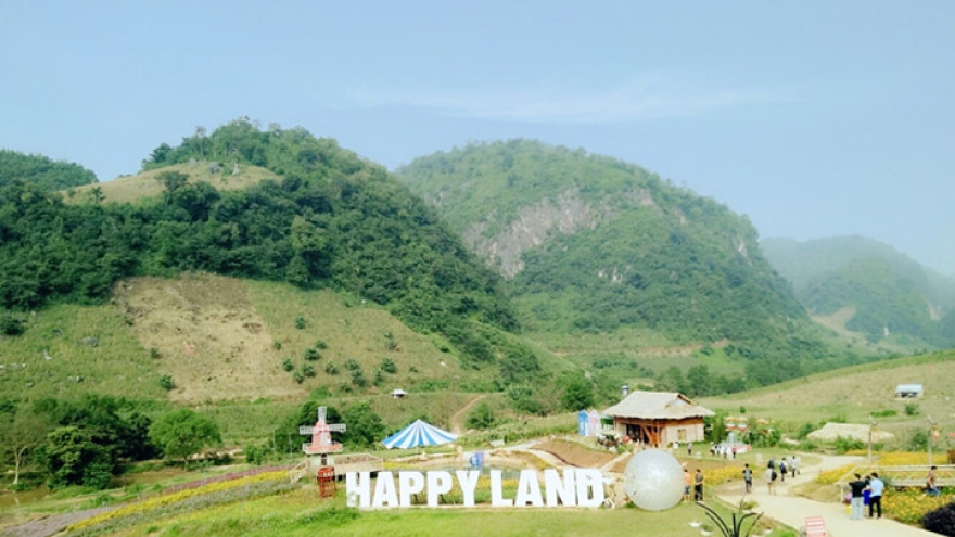 Moc Chau Plateau – a beautiful paradise