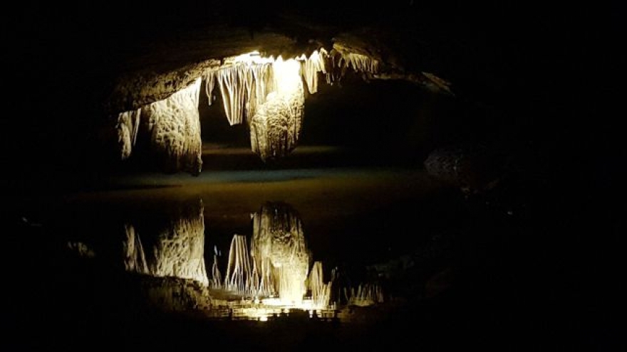 Discovering hidden Thien Ha cave in Trang An landscape complex 