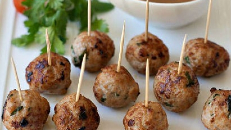 Grilled meatballs in Lang Son