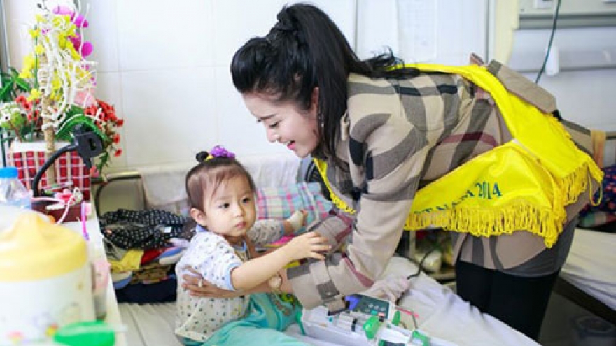 First runner-up of Miss Vietnam 2014 in charity activities