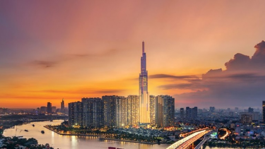 A “3 in 1” Summit experience at Vinpearl Luxury Landmark 81