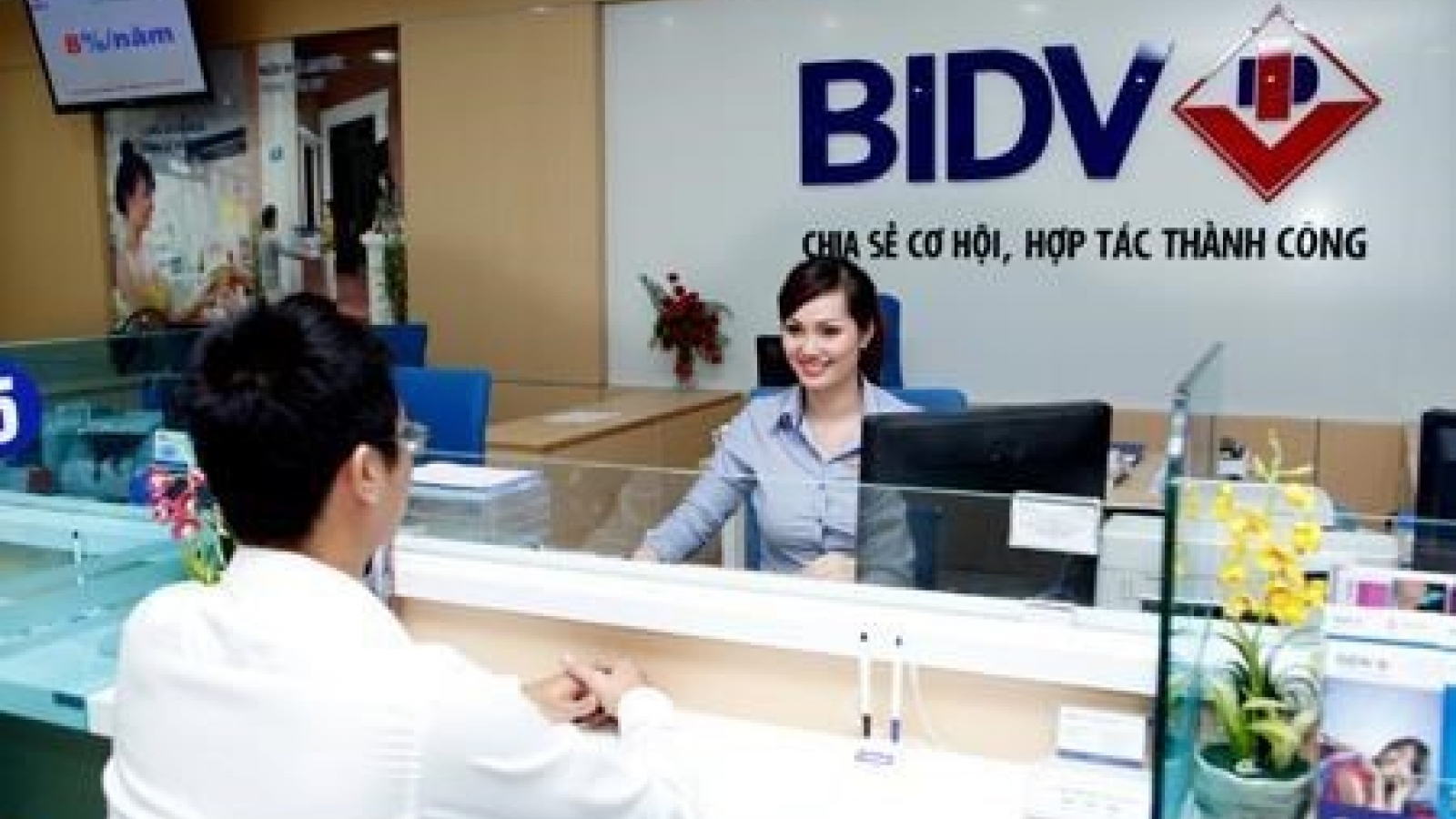 ADB loans US$300 million to BIDV to support Vietnamese SMEs