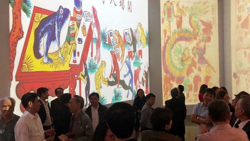 Hang Trong folk paintings displayed through 3D mapping technology
