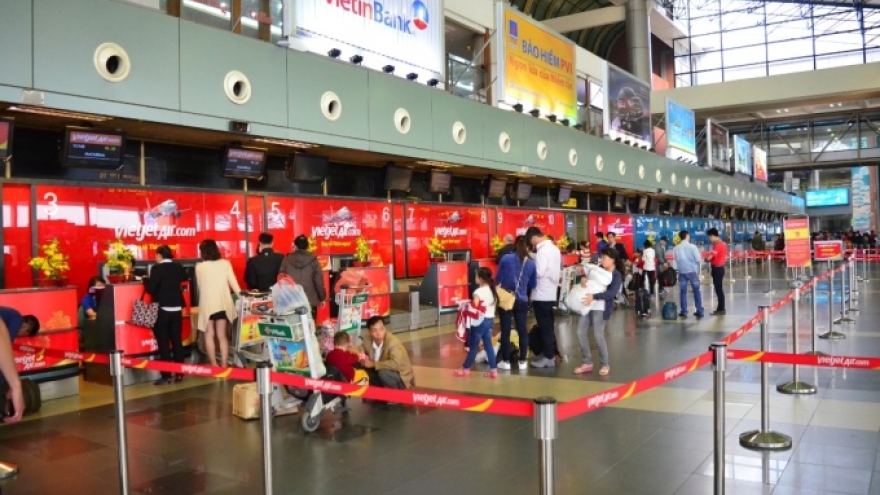 Cost of flying set to rise as Vietnam hikes airport service fees