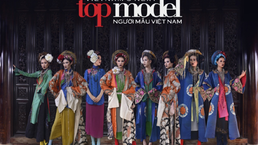Top Model contestants turned into imperial maids