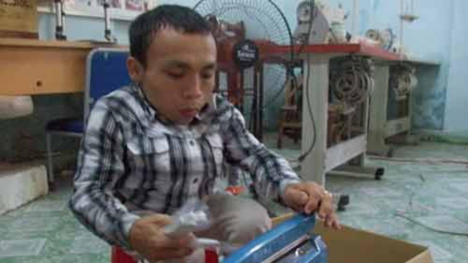 House for AO victims opens in Danang