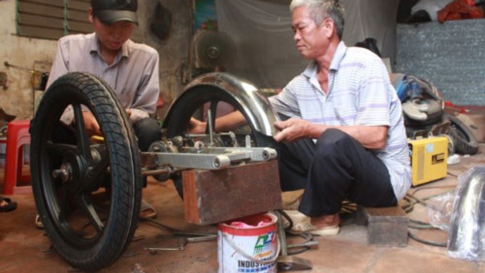 AO victims overcome fate to do business