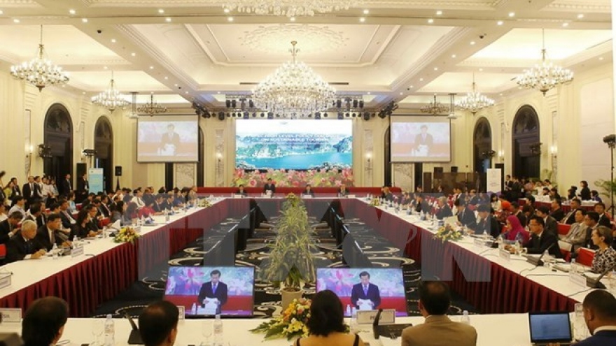 
        APEC members advised to step up technological application in tourism
                              