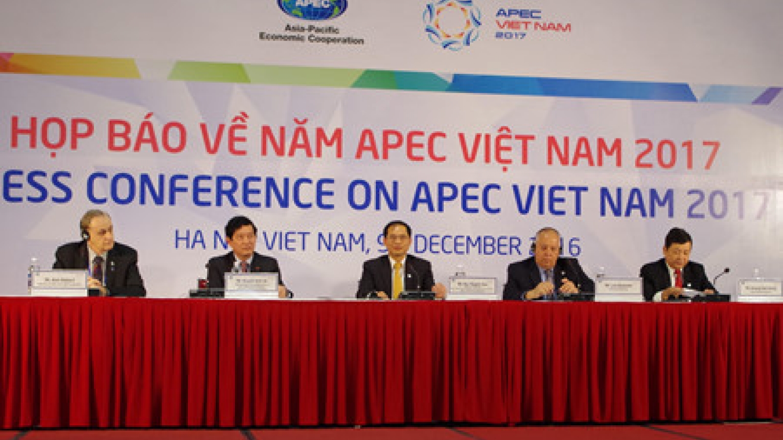 Deputy FM hosts press briefing on ISOM-APEC meeting