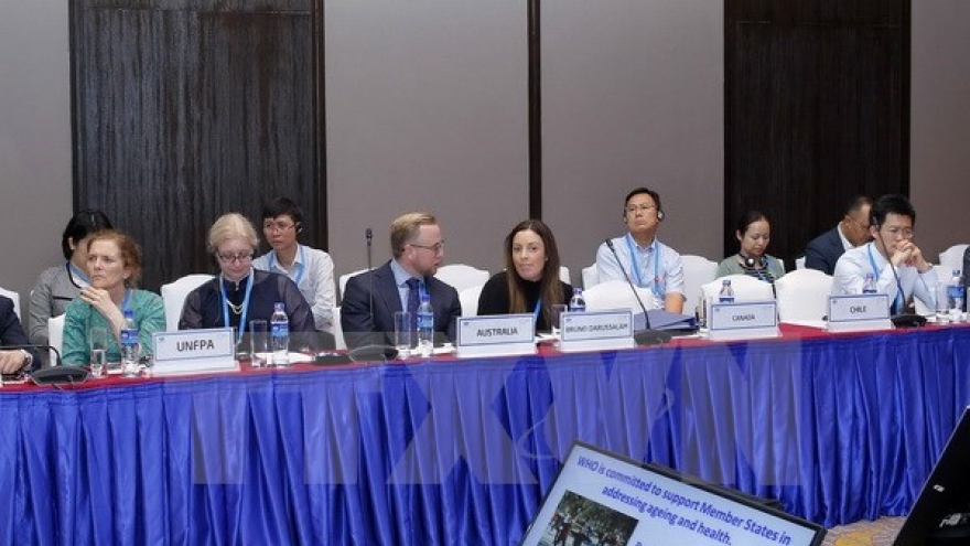 
        APEC officials hail High-Level Meeting on Health and Economy
                              