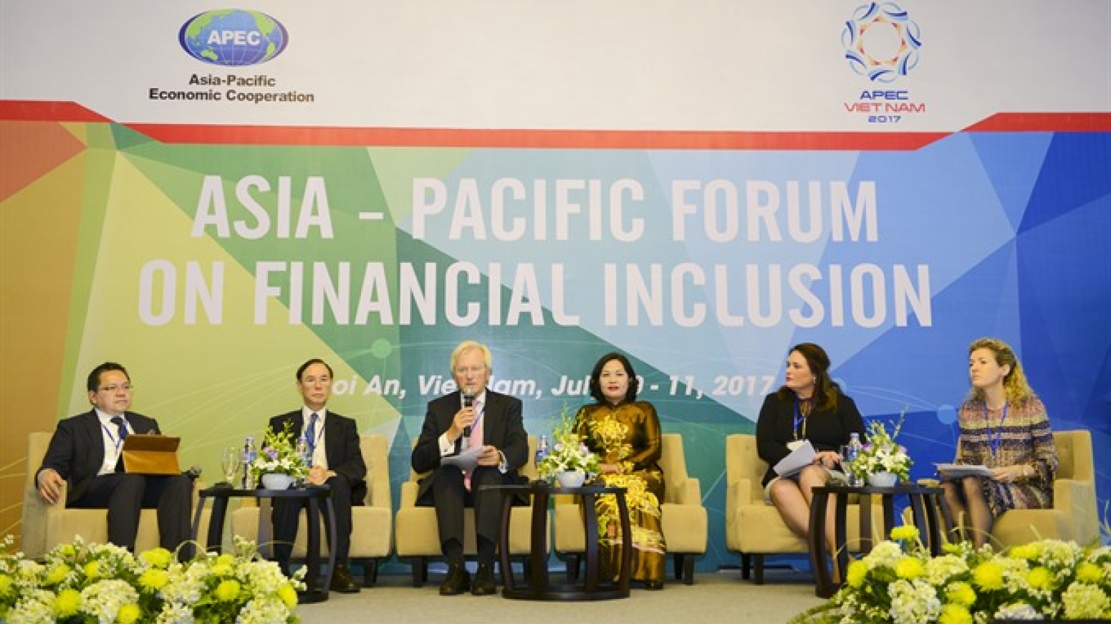 APEC members discuss sustainable finance
