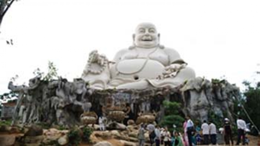 Vietnam’s Buddha statues set new Asian records
