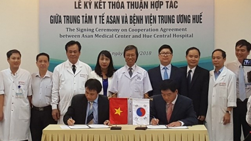 Hue hospital, RoK’s medical centre cooperate in liver transplant