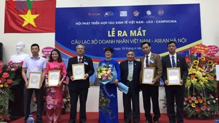 Vietnam-ASEAN Entrepreneur Club makes debut in Hanoi