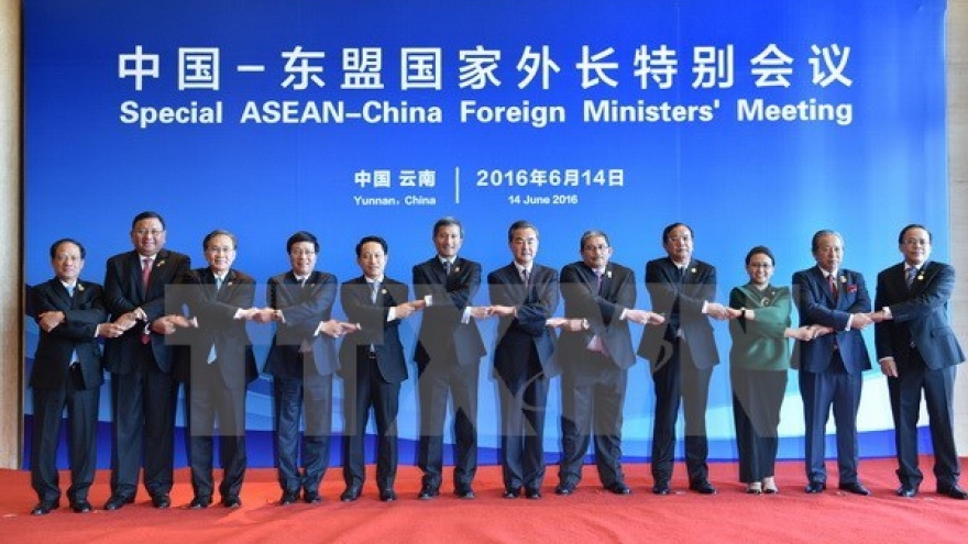 ASEAN-China relations, East Sea issue featured at special meeting