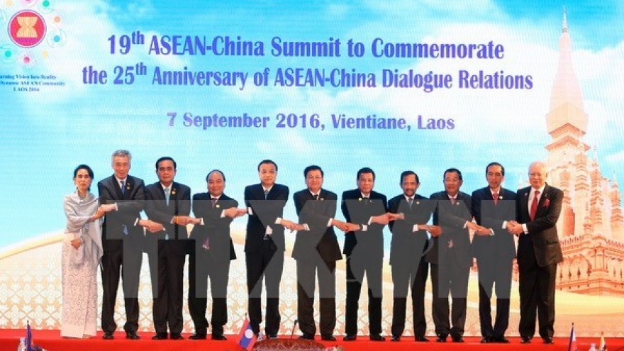 PM suggests ASEAN increase external relations