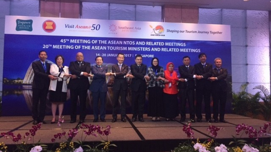 
        ASEAN promotes tourism
                              