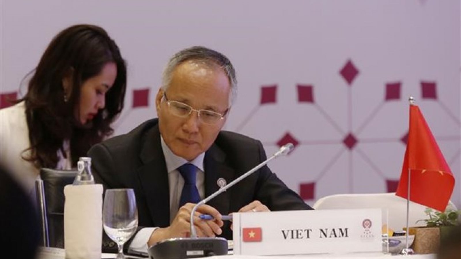 ASEAN economic ministers discuss RCEP talks