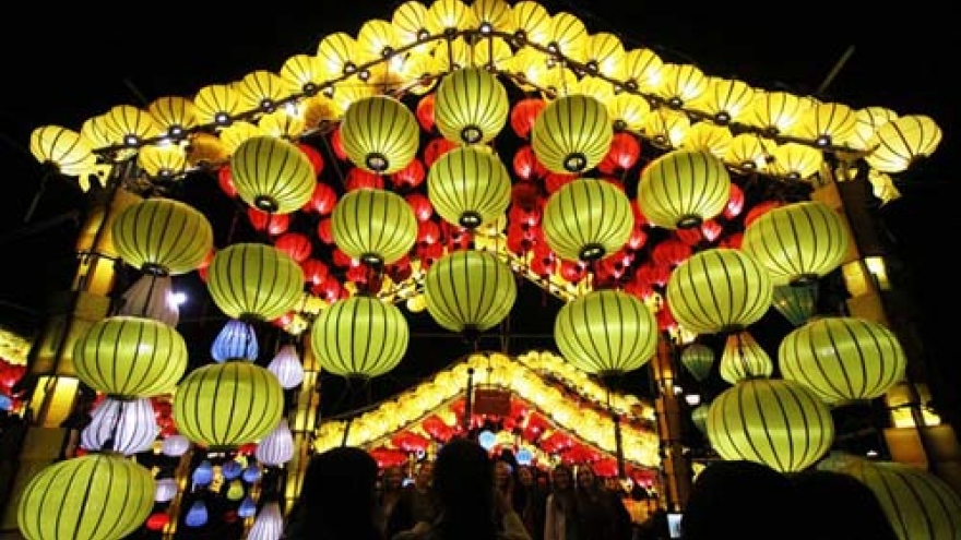 Lanterns again bring out the best of Hoi An