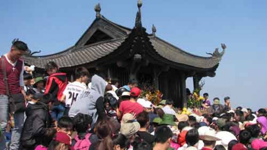Thousands attend Yen Tu Festival