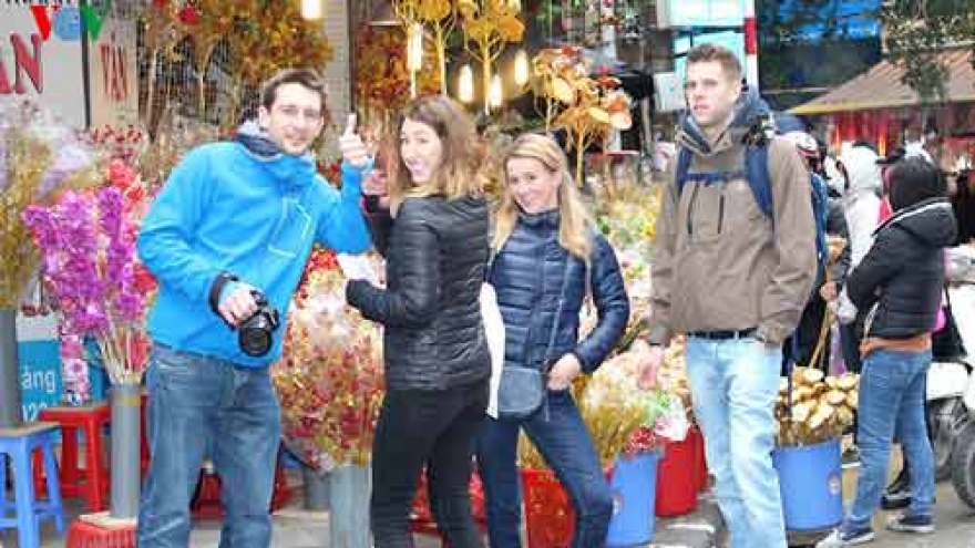 Hang Ma Street bustling before Tet