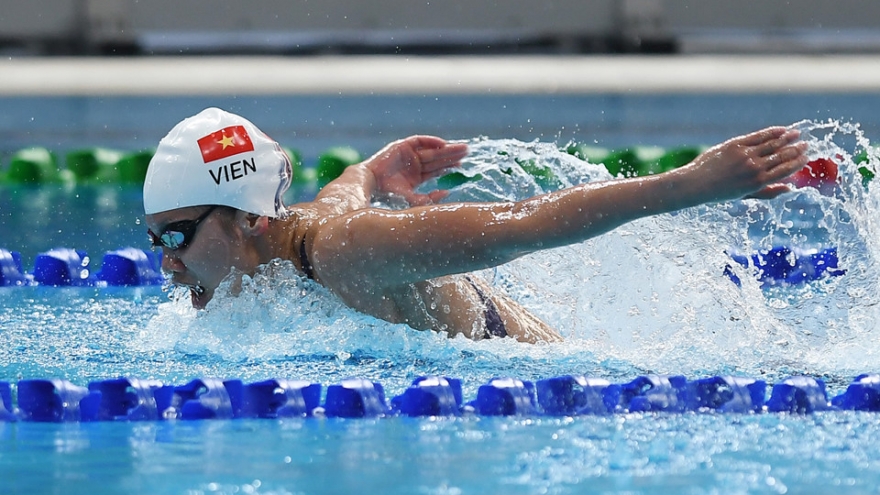 Swimmers given a hero’s welcome home from SEA Games 29